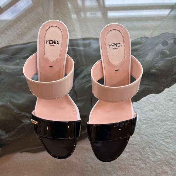 Fendi strapless Sandles - Picture 3 of 5